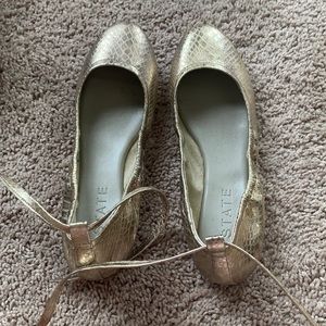 Gold /tan strap women’s dress shoes